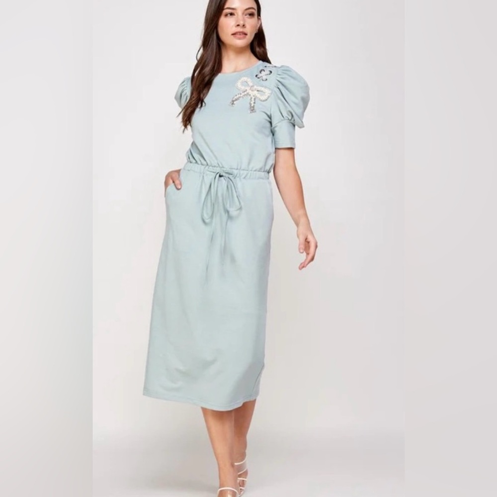 Light Blue Midi Dress with Bow Detail. Size large